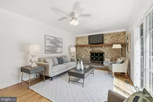 4713 Logwood Ln, Chantilly, VA 20151 - Photo 4