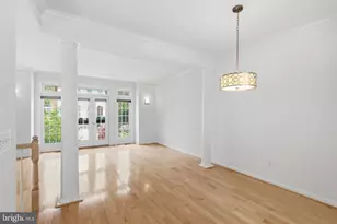 7819 Locust Leaf Ln, Alexandria, VA 22315 - Photo 10