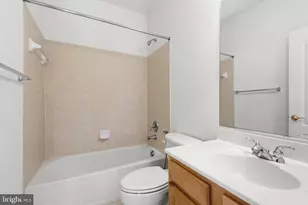 7819 Locust Leaf Ln, Alexandria, VA 22315 - Photo 30
