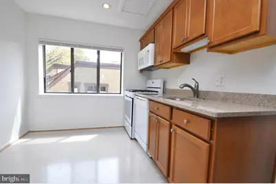 1659 Parkcrest Circle #C, Reston, VA 20190 - Photo 2