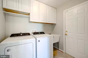 15253 Surrey House Way, Centreville, VA 20120 - Photo 24