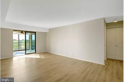 5904 Mount Eagle Drive #812, Alexandria, VA 22303 - Photo 8