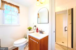 6705 Bracken Ct, Springfield, VA 22152 - Photo 32