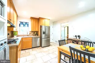 6705 Bracken Ct, Springfield, VA 22152 - Photo 12