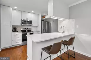 8555 Dellway Ln, Vienna, VA 22180 - Photo 6
