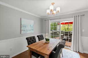 8555 Dellway Ln, Vienna, VA 22180 - Photo 4