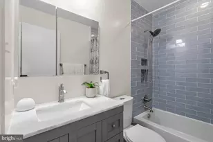 8555 Dellway Ln, Vienna, VA 22180 - Photo 18