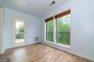 3176 Summit Square Dr, Oakton, VA 22124 - Photo 26