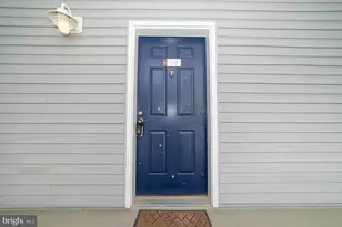 3176 Summit Square Dr, Oakton, VA 22124 - Photo 10