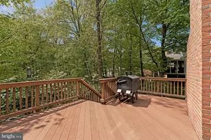 10719 Oakenshaw Ct, Burke, VA 22015 - Photo 22
