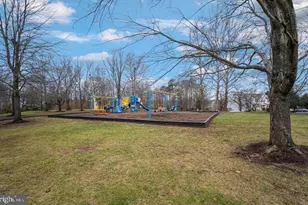 6302 Paddington Ln, Centreville, VA 20120 - Photo 10