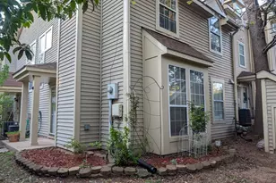 14449 Gringsby Ct, Centreville, VA 20120 - Photo 2