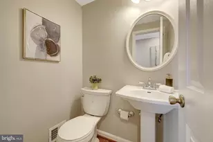 2015 Freedom Ln, Falls Church, VA 22043 - Photo 18