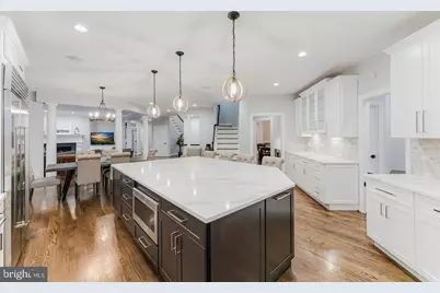 7814 Crownhurst Court, McLean, VA 22102 - Photo 14