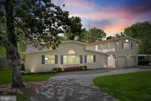 7113 Carol Ln, Falls Church, VA 22042 - Photo 2