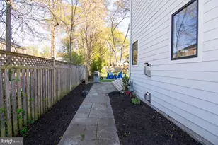 204 Battle St SW, Vienna, VA 22180 - Photo 6