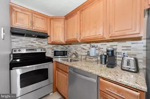 6800 Fleetwood Rd, McLean, VA 22101 - Photo 2