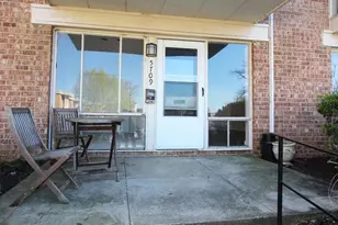 5709 Indian Ct, Alexandria, VA 22303 - Photo 2