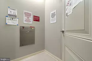 9521 Bastille St, Fairfax, VA 22031 - Photo 28