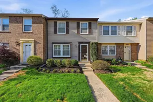 5574 Caithness Ct, Fairfax, VA 22032 - Photo 2