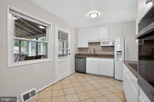 1452 Dewberry Ct, McLean, VA 22101 - Photo 14