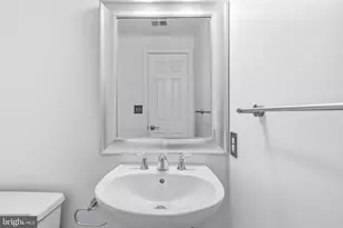 8931 Park Forest Dr, Springfield, VA 22152 - Photo 30