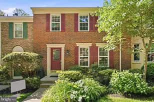 8931 Park Forest Dr, Springfield, VA 22152 - Photo 2