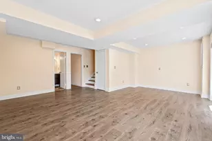 8361 Thompson Rd, Annandale, VA 22003 - Photo 32