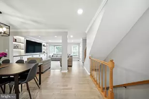 6586 Morning Meadow Dr, Alexandria, VA 22315 - Photo 8