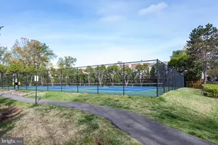 6608 Jupiter Hills Cir, Alexandria, VA 22312 - Photo 34