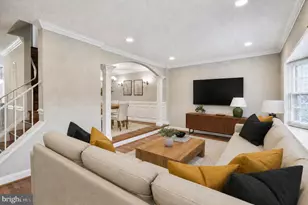8251 Clifton Farm Ct, Alexandria, VA 22306 - Photo 4