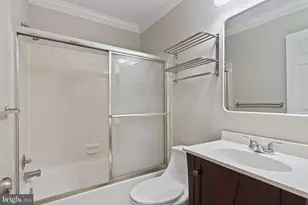 8251 Clifton Farm Ct, Alexandria, VA 22306 - Photo 26