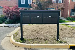 8251 Clifton Farm Ct, Alexandria, VA 22306 - Photo 4