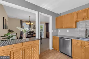 8200 Catbird Cir, Lorton, VA 22079 - Photo 6