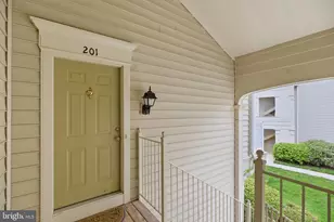 8200 Catbird Cir, Lorton, VA 22079 - Photo 30