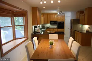 1983 Horse Shoe Dr, Vienna, VA 22182 - Photo 8