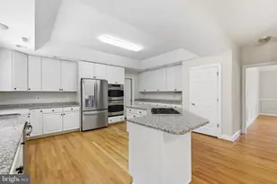 9395 Wolf Trap Creek Ct, Great Falls, VA 22066 - Photo 20