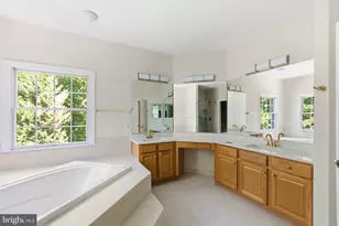 9395 Wolf Trap Creek Ct, Great Falls, VA 22066 - Photo 46