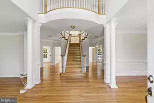 9395 Wolf Trap Creek Ct, Great Falls, VA 22066 - Photo 6