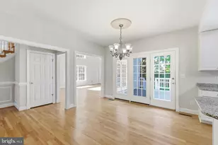 9395 Wolf Trap Creek Ct, Great Falls, VA 22066 - Photo 18
