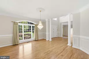 9395 Wolf Trap Creek Ct, Great Falls, VA 22066 - Photo 16