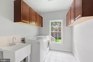 9395 Wolf Trap Creek Ct, Great Falls, VA 22066 - Photo 26