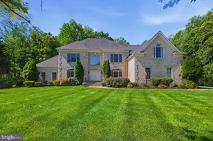 9395 Wolf Trap Creek Ct, Great Falls, VA 22066 - Photo 2