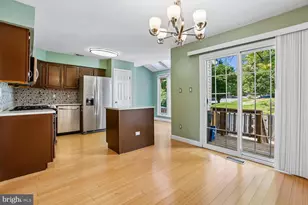 13829 Wakley Ct, Centreville, VA 20121 - Photo 12