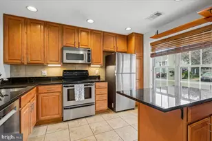 2914 Yarling Ct, Falls Church, VA 22042 - Photo 2