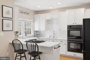 5341 Rosemallow Cir, Centreville, VA 20120 - Photo 10