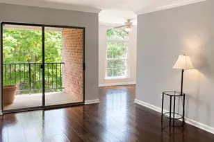 3300 Woodburn Village Dr, Annandale, VA 22003 - Photo 2