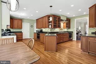 8750 Copeland Pond Ct, Fairfax, VA 22031 - Photo 10