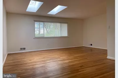 8125 Edmonton Court, Springfield, VA 22152 - Photo 4