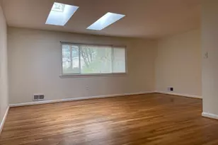 8125 Edmonton Ct, Springfield, VA 22152 - Photo 4